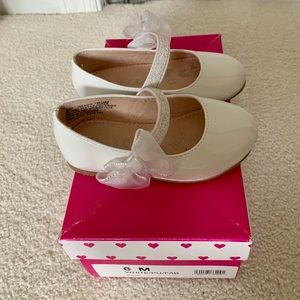 Olive and Edie parent dress shoe - infant size 6